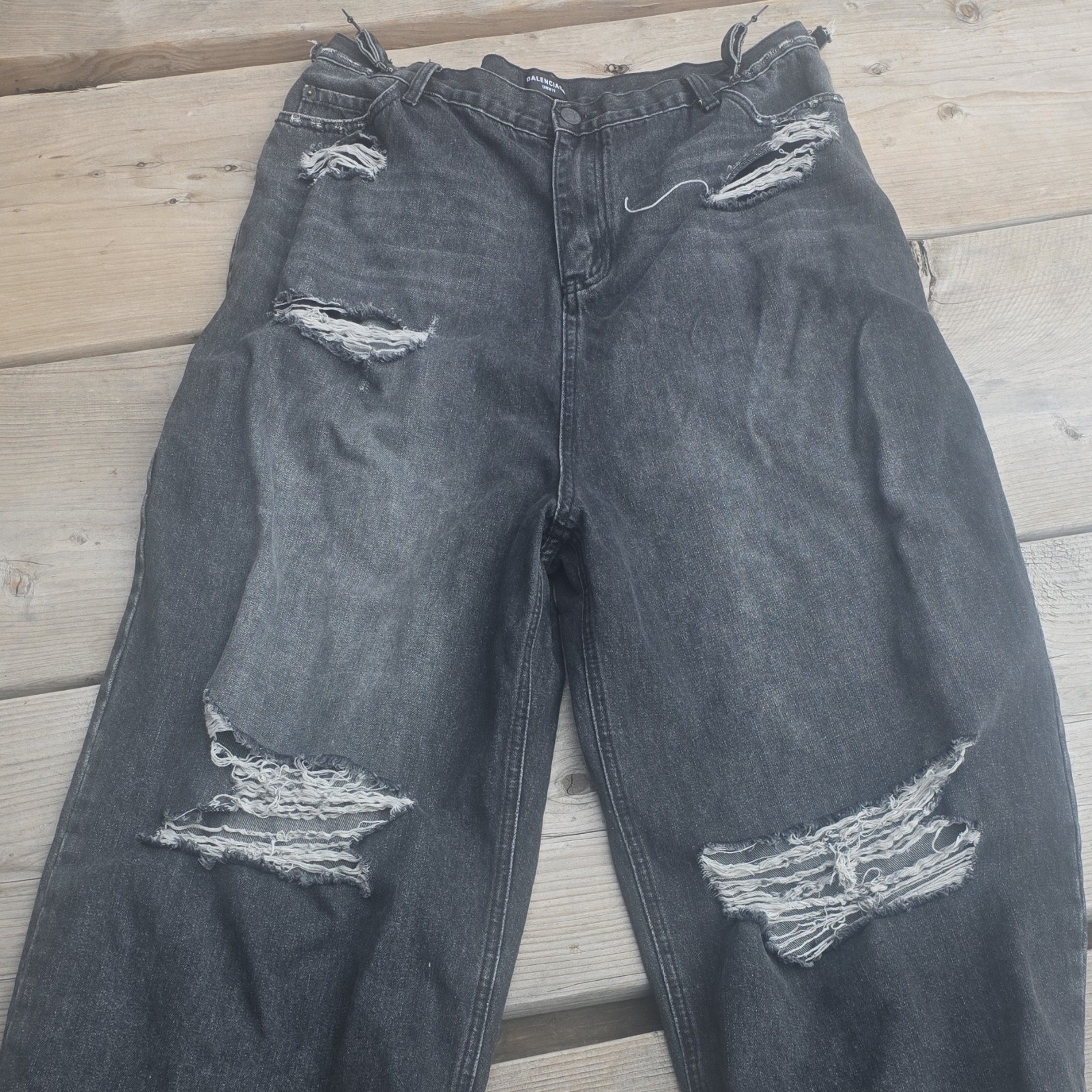 Balenciaga Men’s Black Denim Distressed Straight Jeans XL 5-Pocket Button Balenciaga Men’s Black Denim Distressed Straight Jeans XL 5-Pocket Button