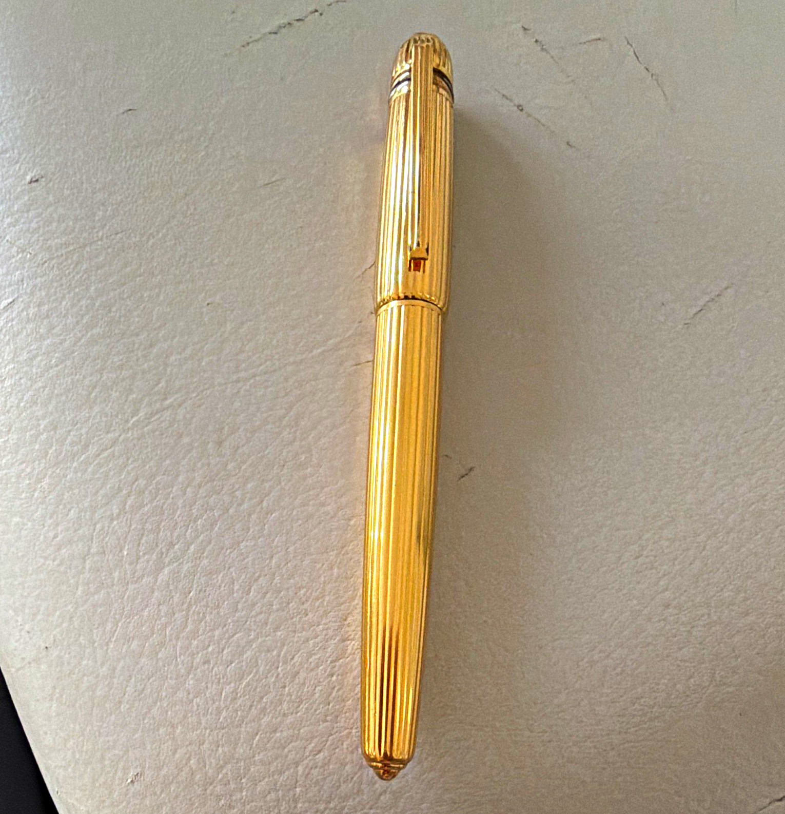 Cartier Gold Tone Ribbed Metal Ballpoint Pen w/ Cap, Blue Ink Cartier Gold Tone Ribbed Metal Ballpoint Pen w/ Cap, Blue Ink