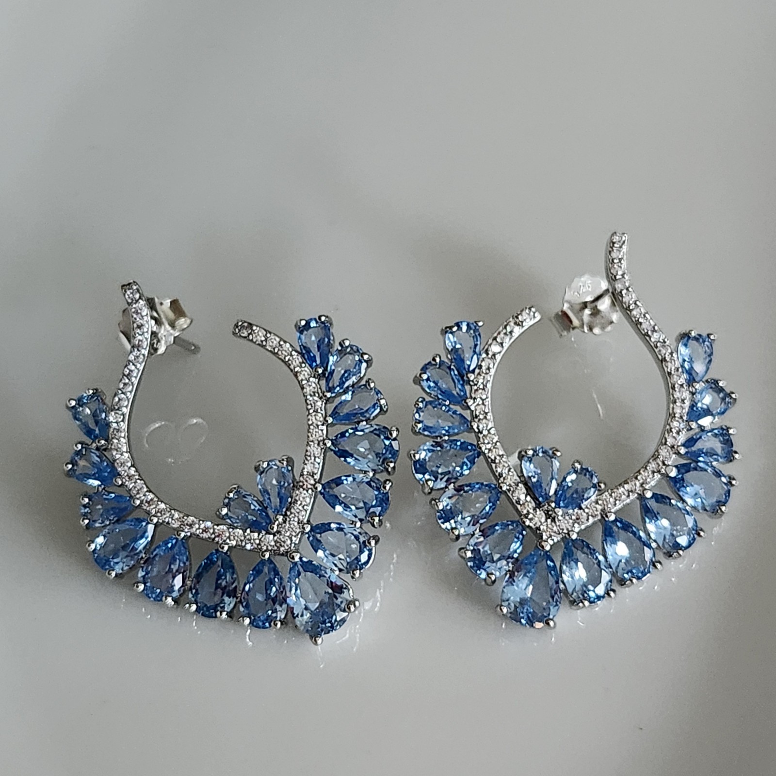 925 Sterling Silver 4-6mm Aquamarine 1.4\