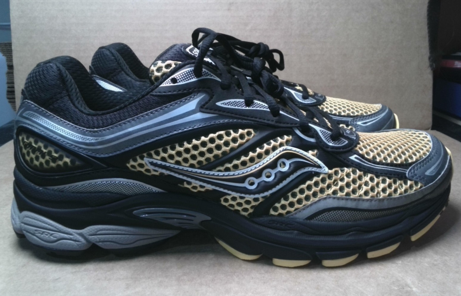 Size 11.5 - Saucony ProGrid Omni 9 Black Gold Size 11.5 - Saucony ProGrid Omni 9 Black Gold