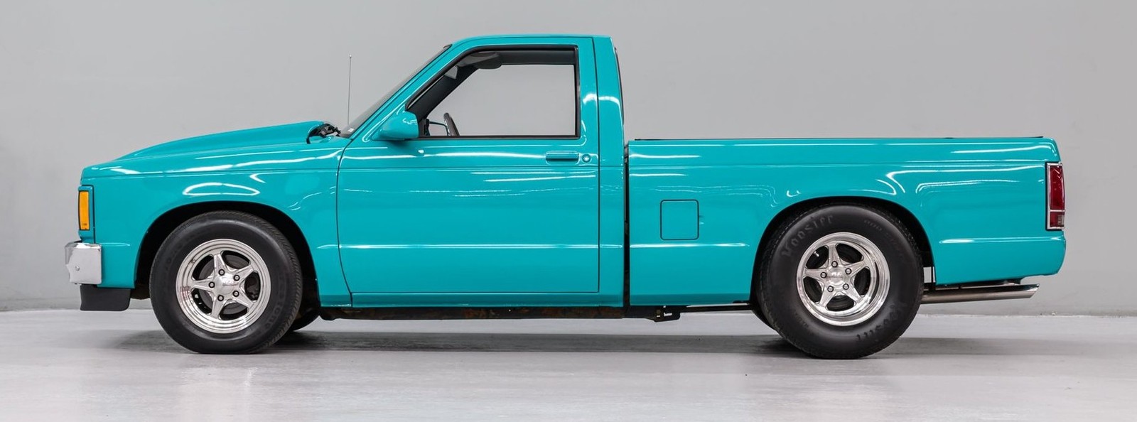 GM WA9830 Bright Teal Basecoat With Reducer Gallon (Basecoat Only)
