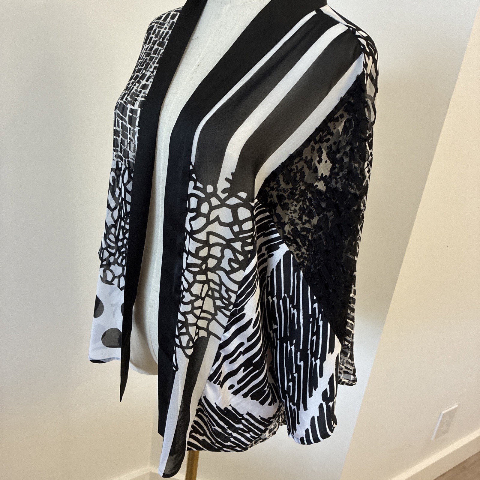 NWOT Chico\'s Travelers Size S/M Mixed Artisan Kimono Open Front Jacket Versatile