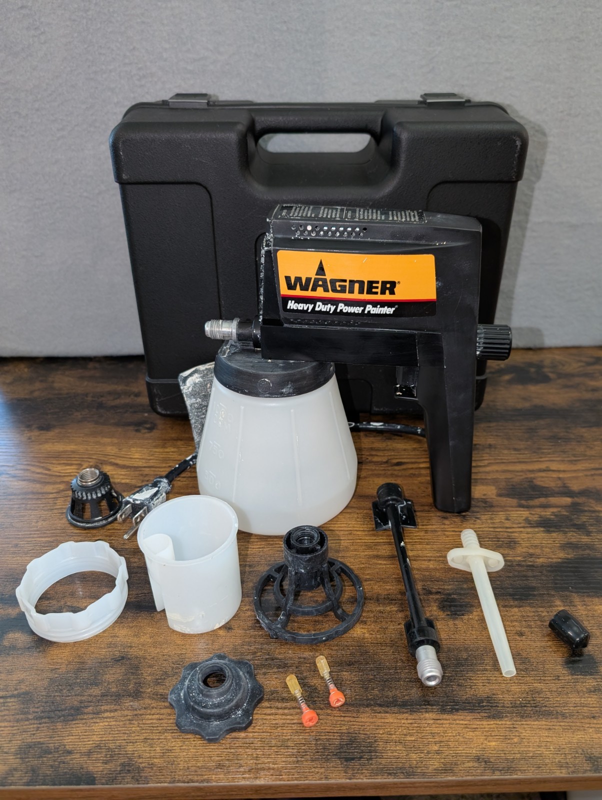 Wagner Heavy Duty Power Painter With Case And Accessories Wagner Heavy Duty Power Painter With Case And Accessories