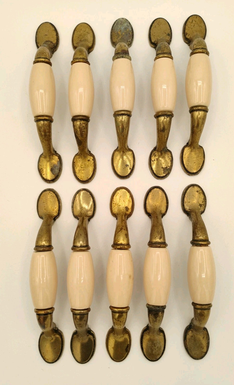 VTG Unbranded Cream Ceramic Antique Brass Handle Cabinet Pulls, Lot Of 10