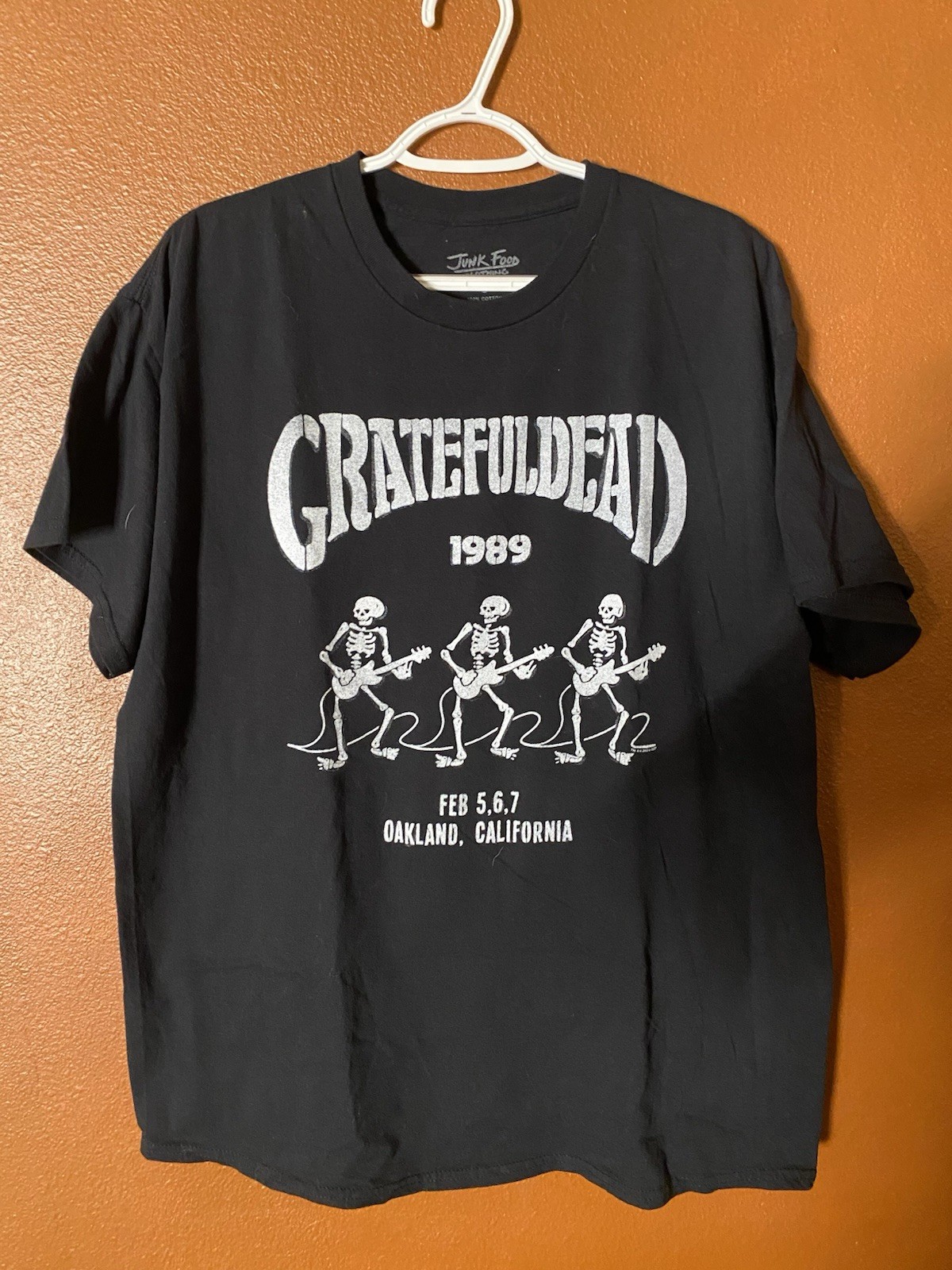 Grateful Dead T-shirt Size Large 100% Cotton Gently Used Great Condition Black Grateful Dead T-shirt Size Large 100% Cotton Gently Used Great Condition Black