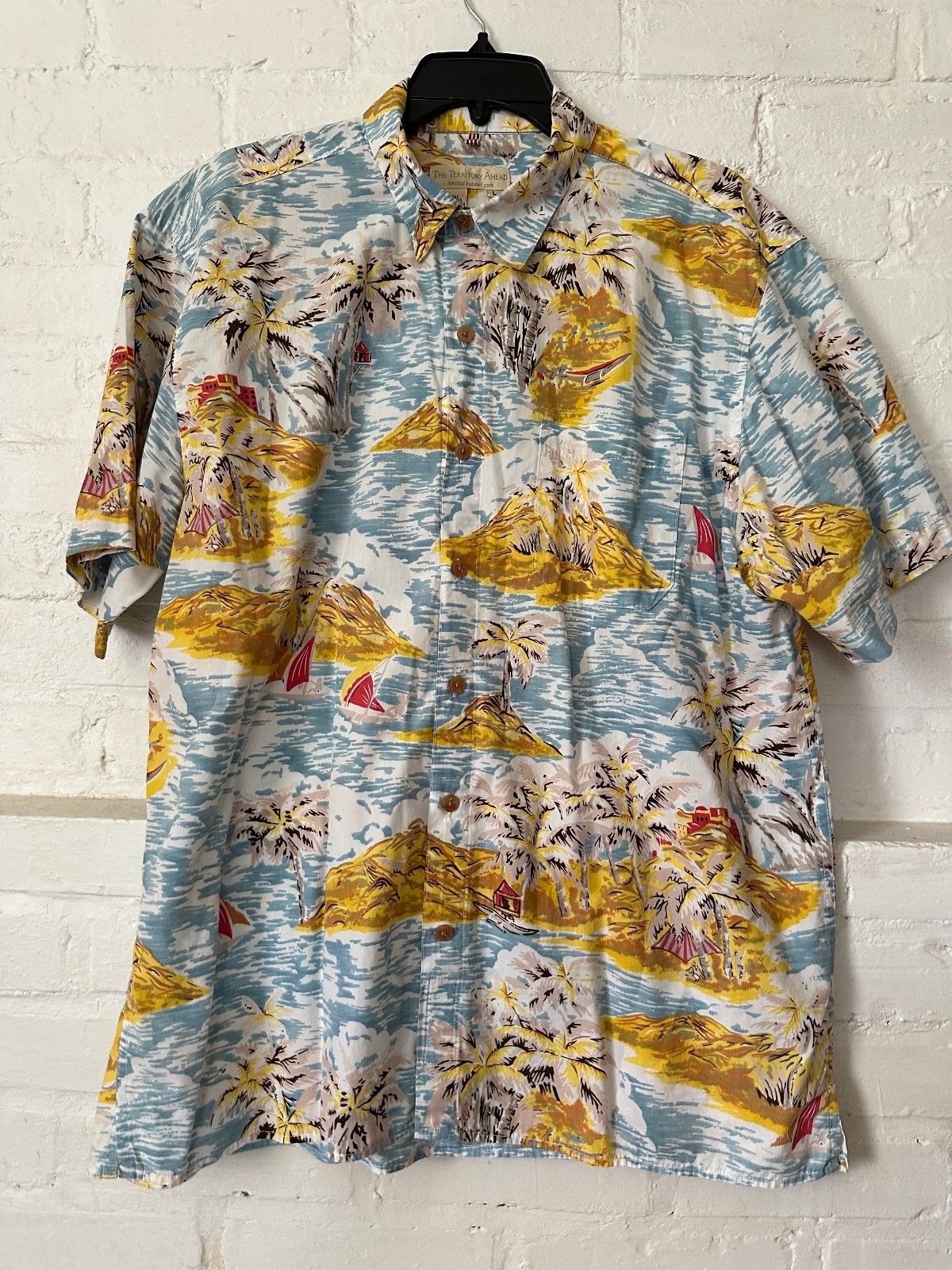The Territory Ahead Tropical Island Print Short Sleeve Button Front Shirt L The Territory Ahead Tropical Island Print Short Sleeve Button Front Shirt L