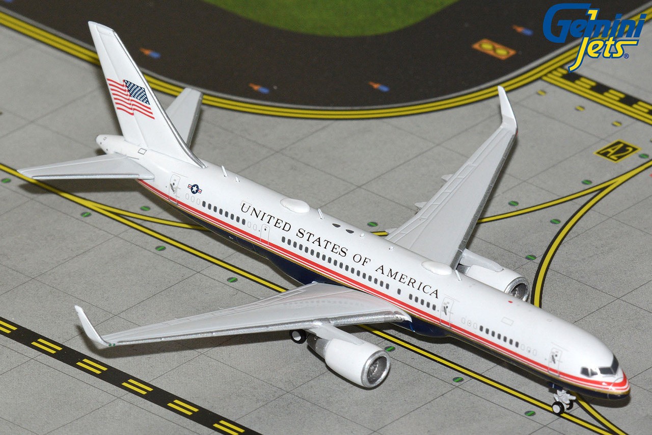U.S. Air Force Boeing C-32A Reg: 99-0003 GJAFO2434 Scale 1:400 U.S. Air Force Boeing C-32A Reg: 99-0003 GJAFO2434 Scale 1:400