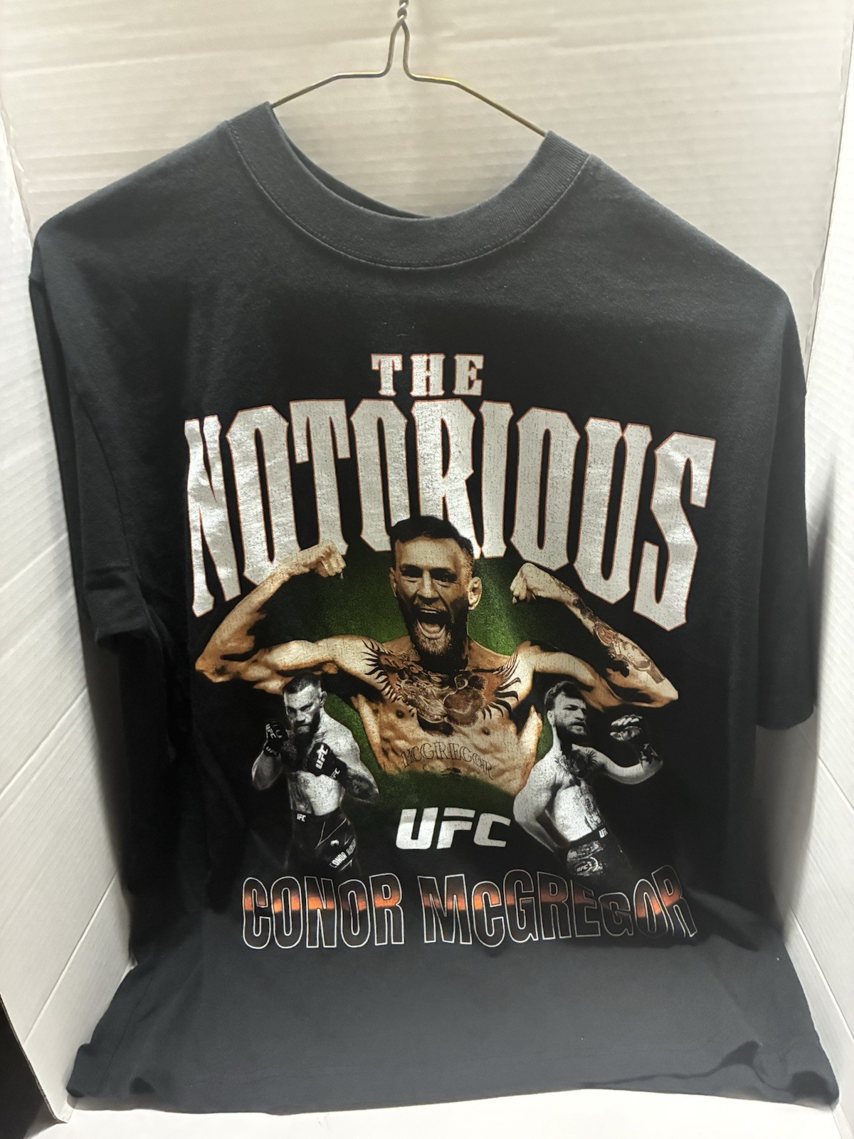Conor McGregor The Notorious Official UFC MMA Graphic T-shirt Men\'s Size Medium Conor McGregor The Notorious Official UFC MMA Graphic T-shirt Men\'s Size Medium