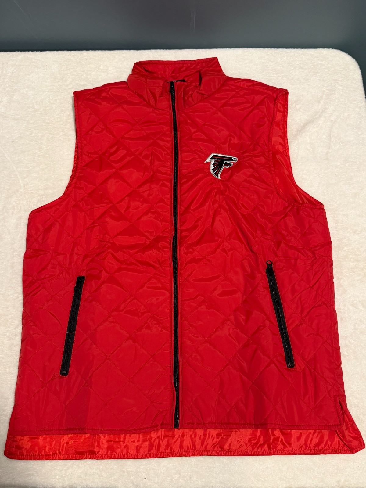2026 Atlanta Falcons Select Member Gear Men’s Red Quilted Vest L Large NEW 2026 Atlanta Falcons Select Member Gear Men’s Red Quilted Vest L Large NEW