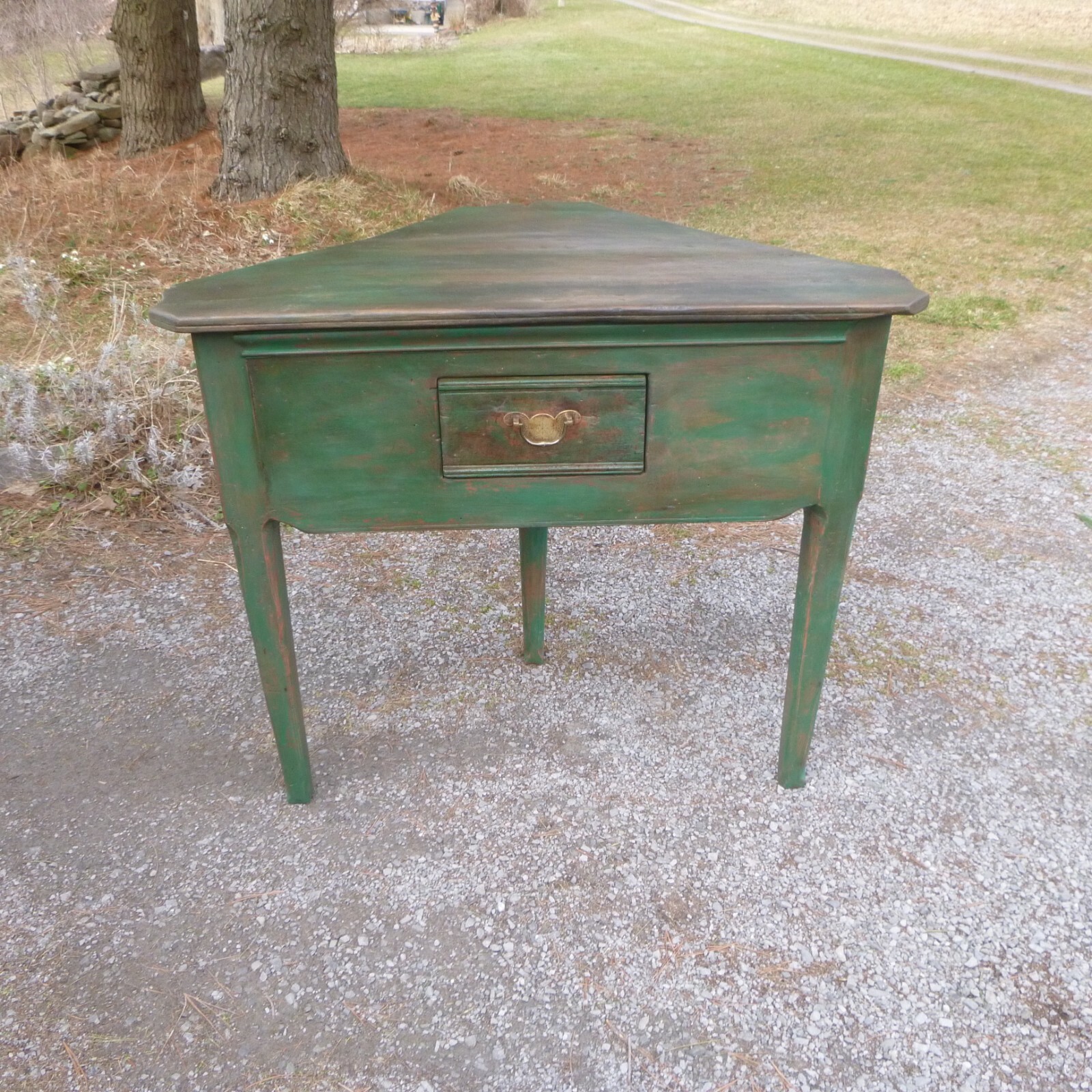 3 legged country corner table