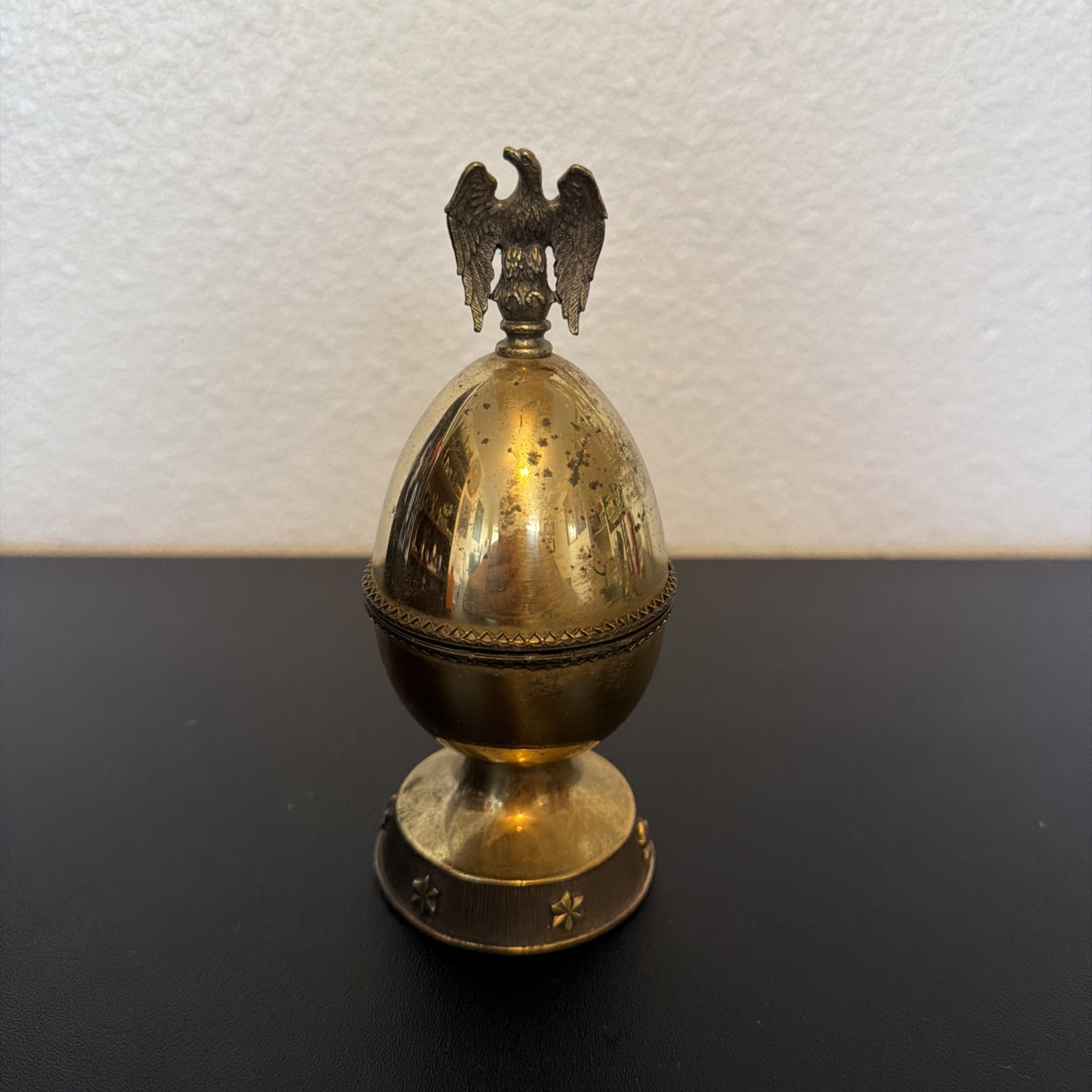 Vintage Evans Brass Egg Shaped Table Lighter with Eagle on top RARE Untested Vintage Evans Brass Egg Shaped Table Lighter with Eagle on top RARE Untested