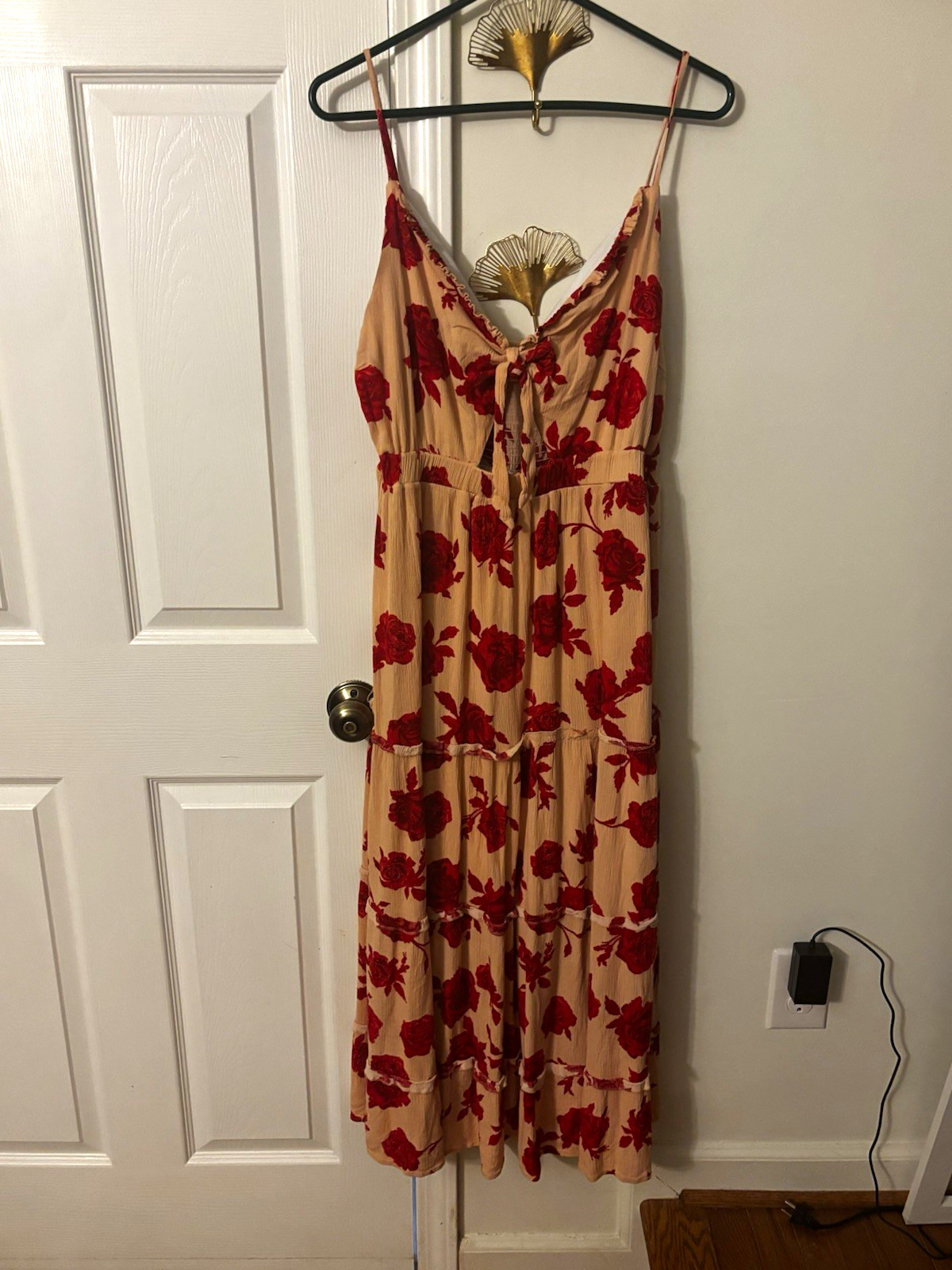 Justify Women’s XL Beige/Red Floral V-Neck Strappy Sleeveless Midi Sundress Justify Women’s XL Beige/Red Floral V-Neck Strappy Sleeveless Midi Sundress