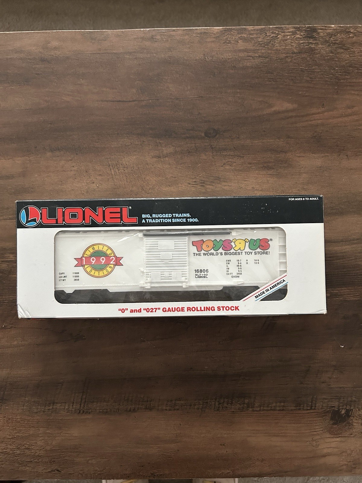Lionel O and 027 Gauge Toys R Us Limited Edition 1992 Box Car New In Box