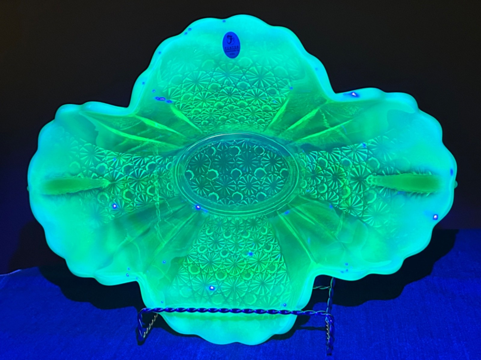 Fenton topaz carnival glass large daisy and button bowl Fenton topaz carnival glass large daisy and button bowl