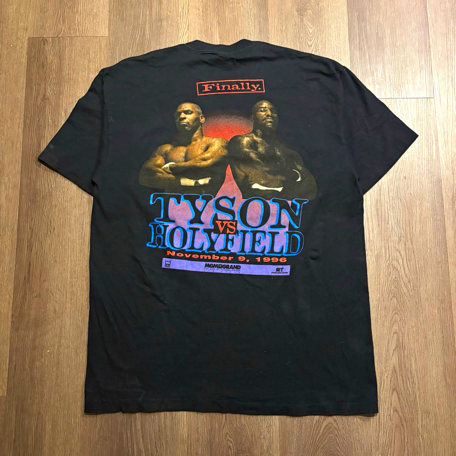 1996 Vintage MGM Grand Tyson vs Holyfield Black Graphic Tee Mens XL
