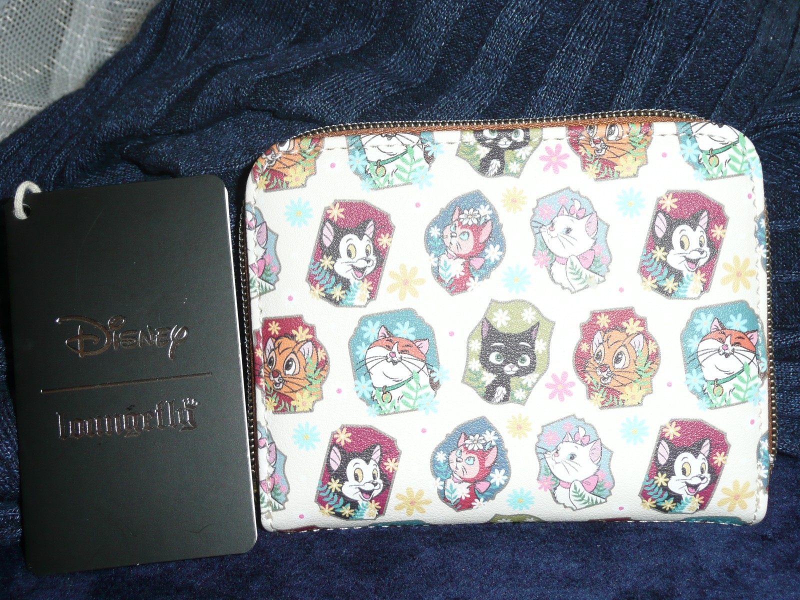 disney loungefly zip around wallet/NWT