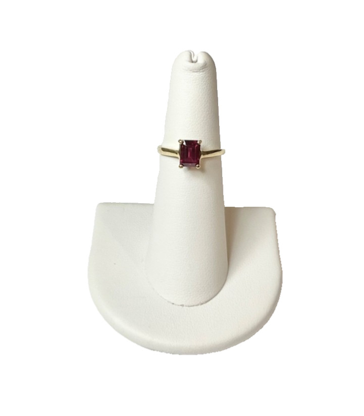 10KT Gold 1.5 CT Pink Tourmaline Ring Size 5.5 - Heart Of The Ocean Jewelry 10KT Gold 1.5 CT Pink Tourmaline Ring Size 5.5 - Heart Of The Ocean Jewelry