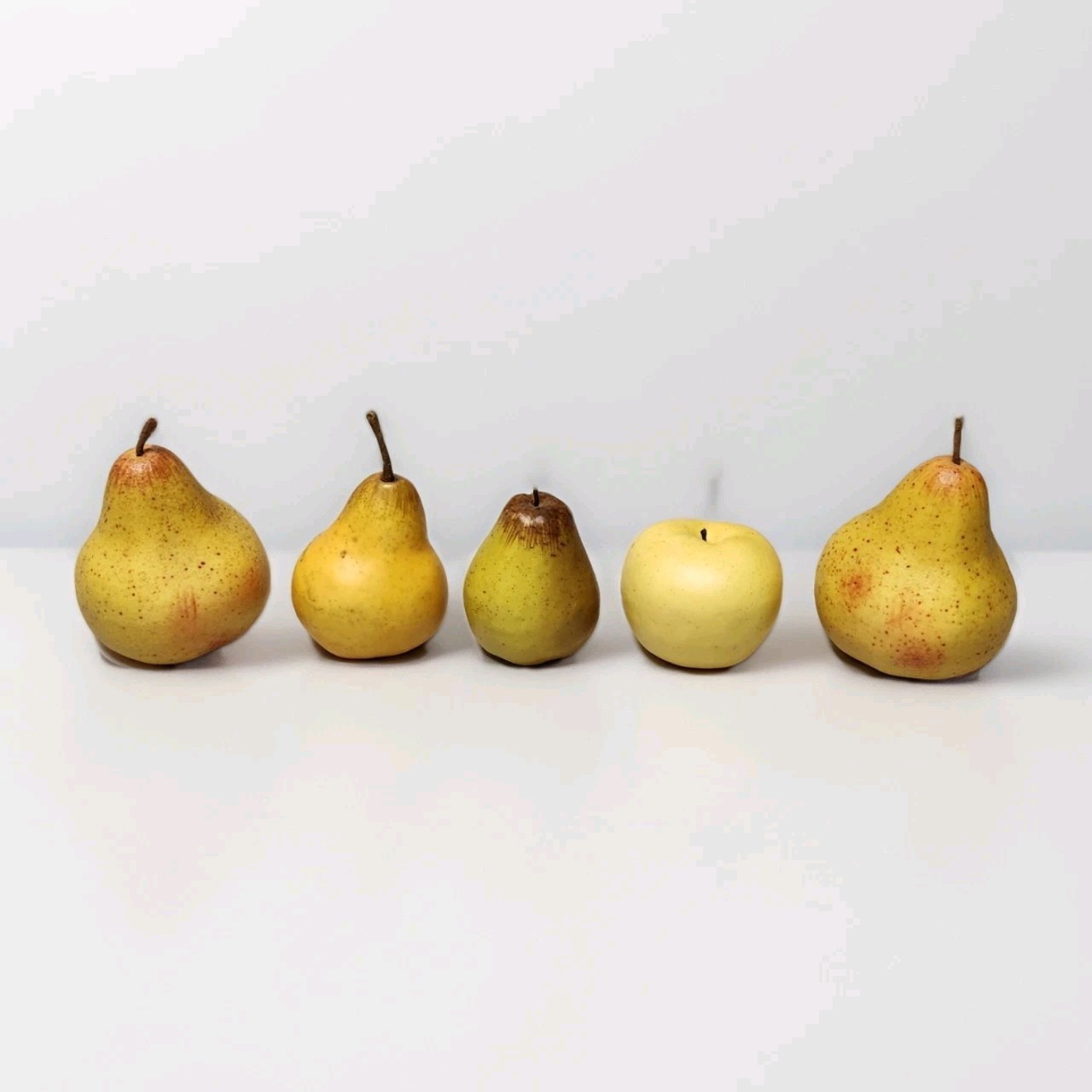 Decorative Pears And Yellow Apple /Set of 5 Plastic Faux Fruit for Kitchen Decor Decorative Pears And Yellow Apple /Set of 5 Plastic Faux Fruit for Kitchen Decor