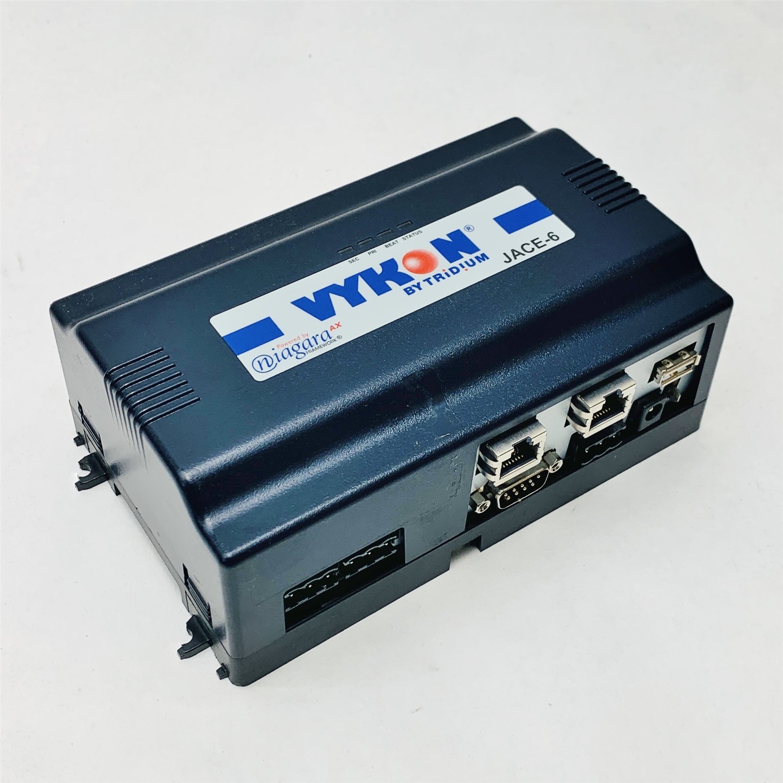 Vykon by Tridium JACE-600 Embedded Niagara AX BACnet Modbus Controller Server
