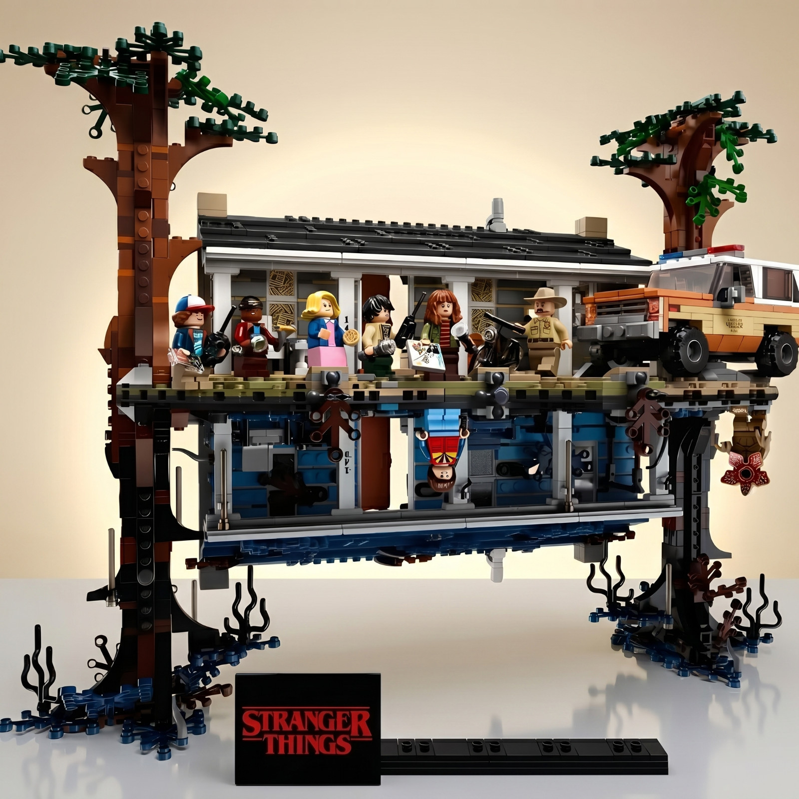NEW Stranger Things The Upside Down 2,287 Piece  Action Adventure Building Set