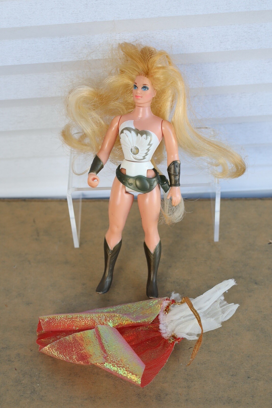 Vintage 1984 She-Ra Princess of Power Figure – MOTU Mattel w/ Cape & Skirt