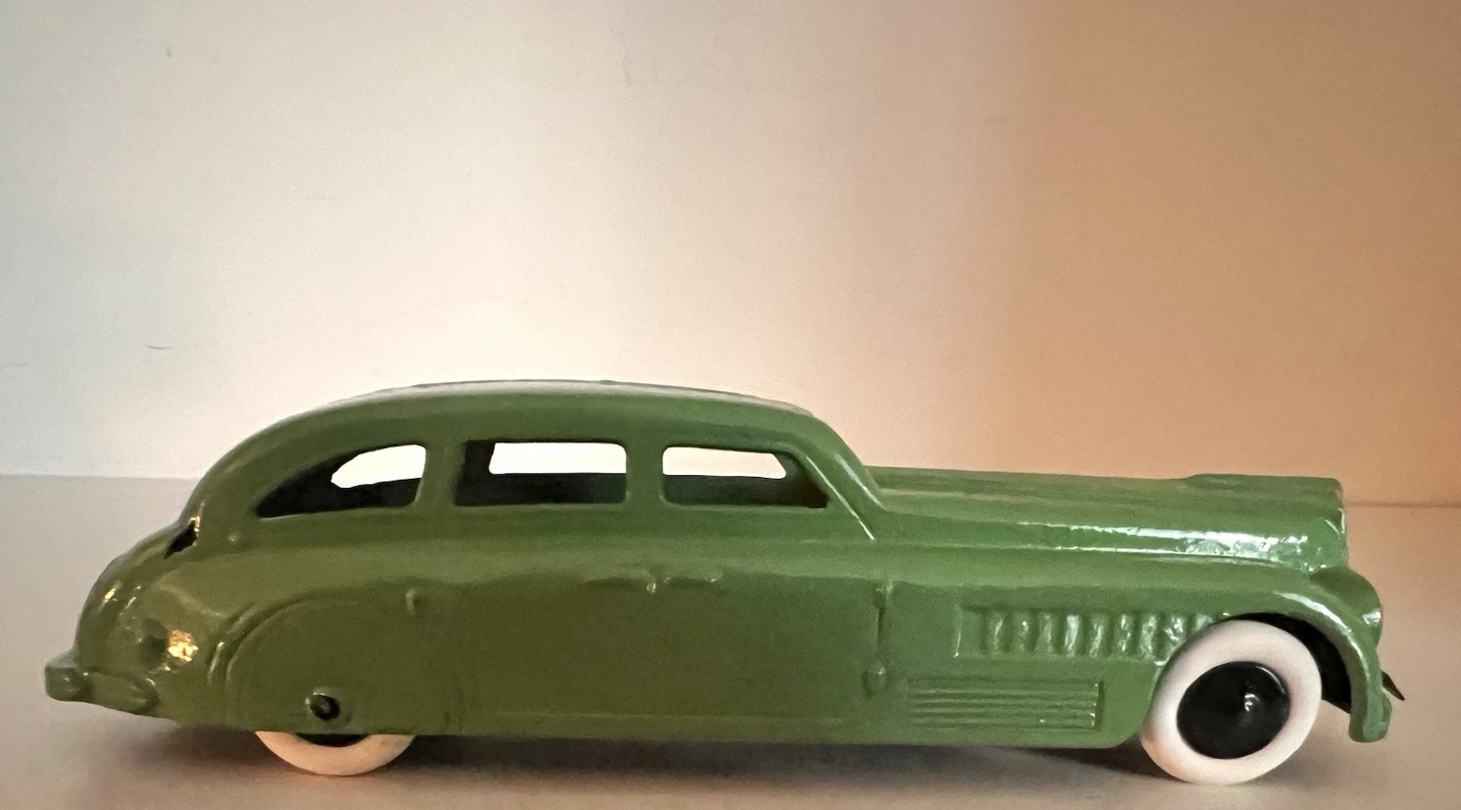 1930\'s TOOTSIETOY - JUMBO 6-INCH TORPEDO SEDAN- VG 1940\'s CAR -HARD-TO-FIND