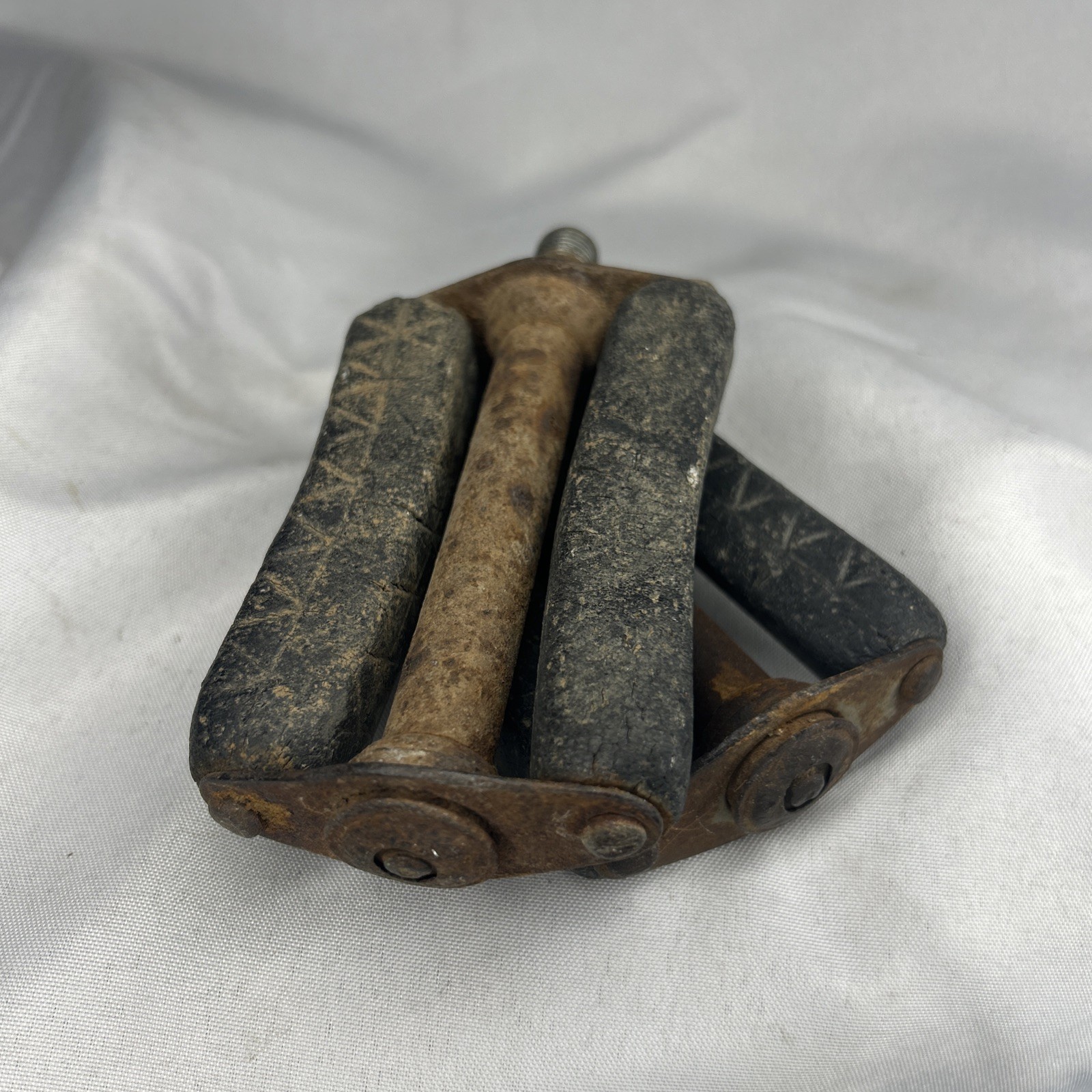Vintage Prewar Schwinn ? Torrington? Made In GERMANY Waffle Block 1/2\ Vintage Prewar Schwinn ? Torrington? Made In GERMANY Waffle Block 1/2\