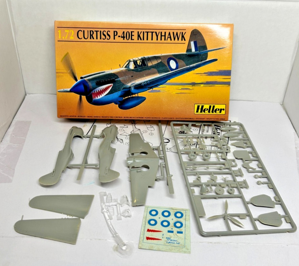 Heller Humbrol | 1:72 | Curtiss P-40E Kittyhawk | 80266