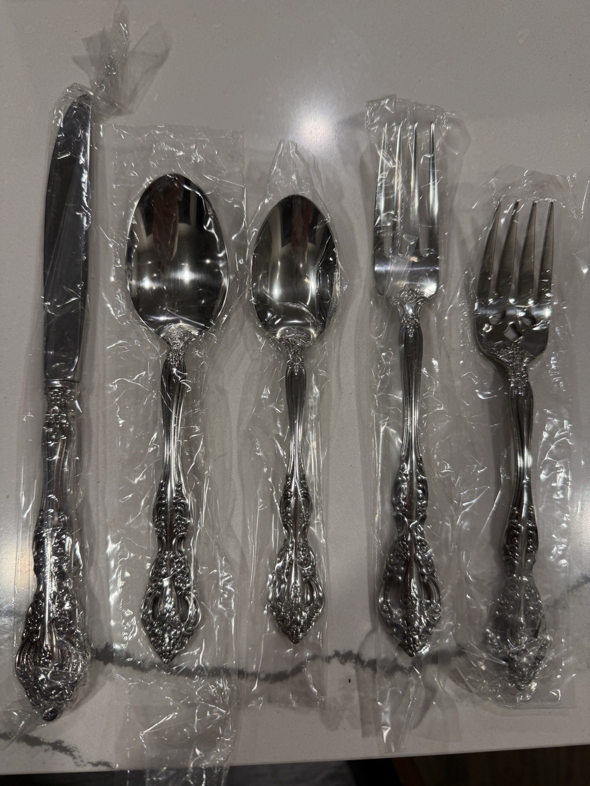 Oneida Michelangelo Stainless Heirloom 5 Pc Place Setting New Made in USA Oneida Michelangelo Stainless Heirloom 5 Pc Place Setting New Made in USA