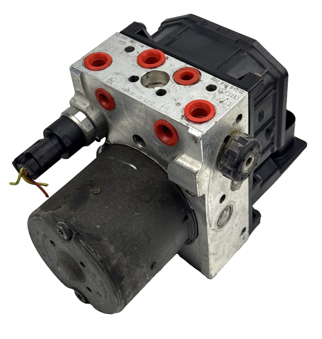 2004-05 Volkswagen Passat ABS Brake Pump Control 4B0614517G Module