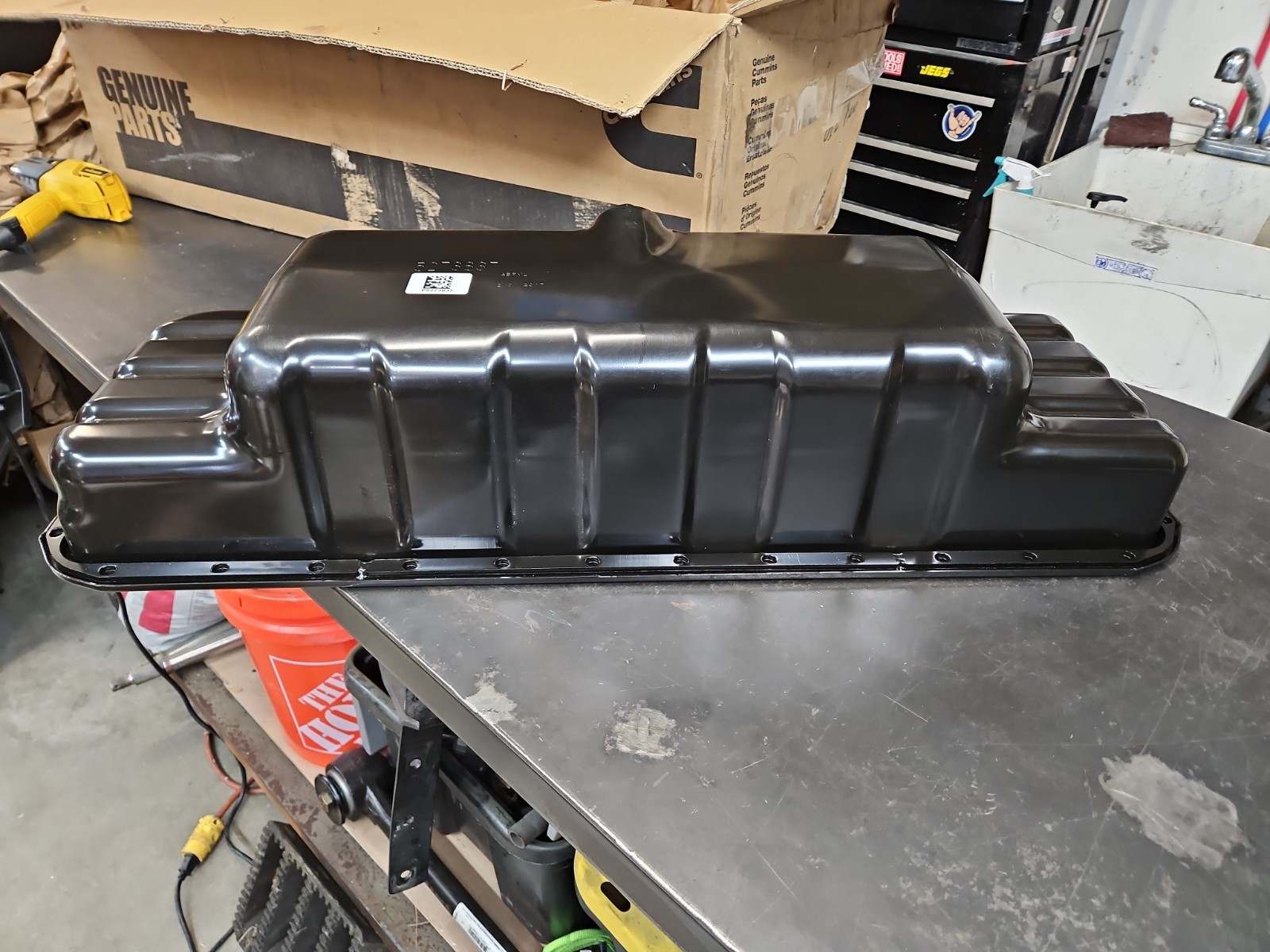 CUMMINS OIL PAN C Series 8.3 8.9 9.3  5273837 Center Sump Genuine Cummins 