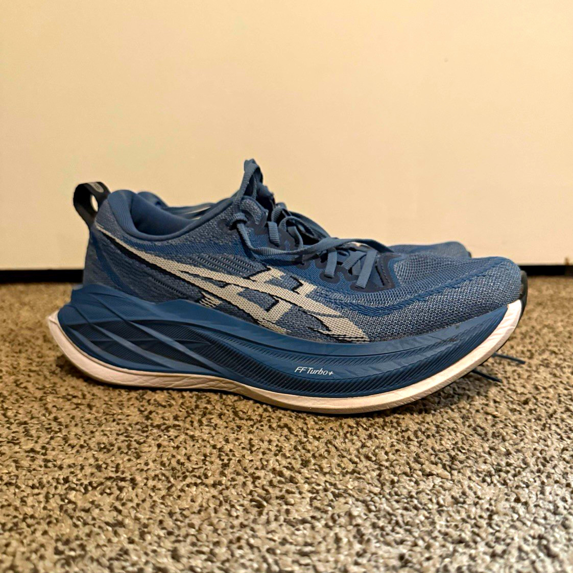 ASICS Superblast 2 Running Shoes Men’s 7.5/Women’s 9 ASICS Superblast 2 Running Shoes Men’s 7.5/Women’s 9