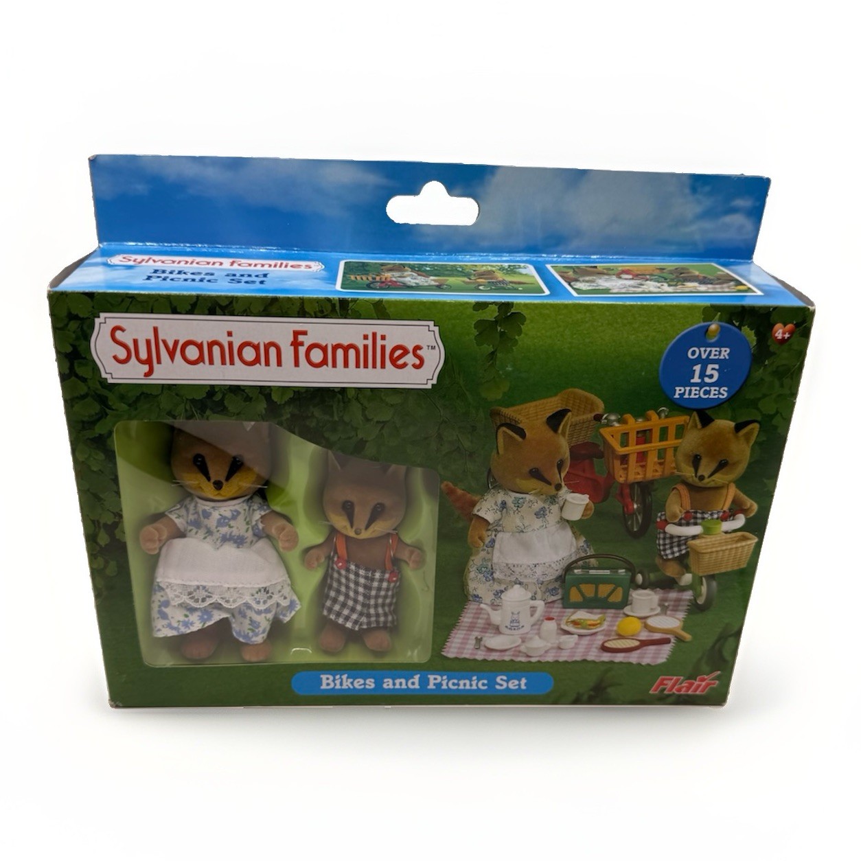 Epoch Sylvanian Families Bikes & Picnic Renard Mother Fox & Son 17-Piece Set New