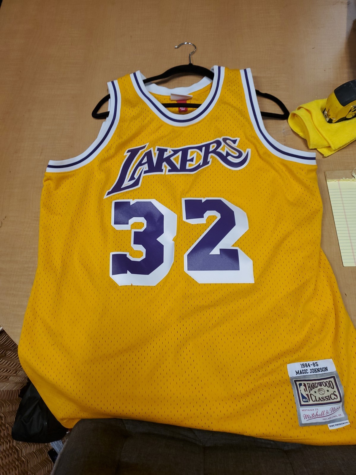 Mitchell & Ness NBA Swingman Jersey HWC 1984-1985 Magic Johnson Gold XL Mitchell & Ness NBA Swingman Jersey HWC 1984-1985 Magic Johnson Gold XL