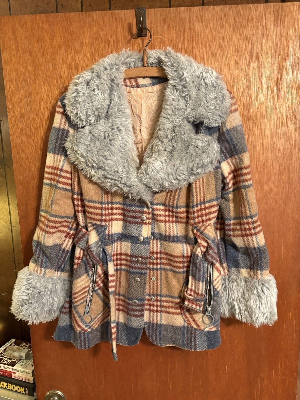 Vintage Early 70’s Girls Youth Large Wool Coat Very Difficult To Find Vintage Early 70’s Girls Youth Large Wool Coat Very Difficult To Find