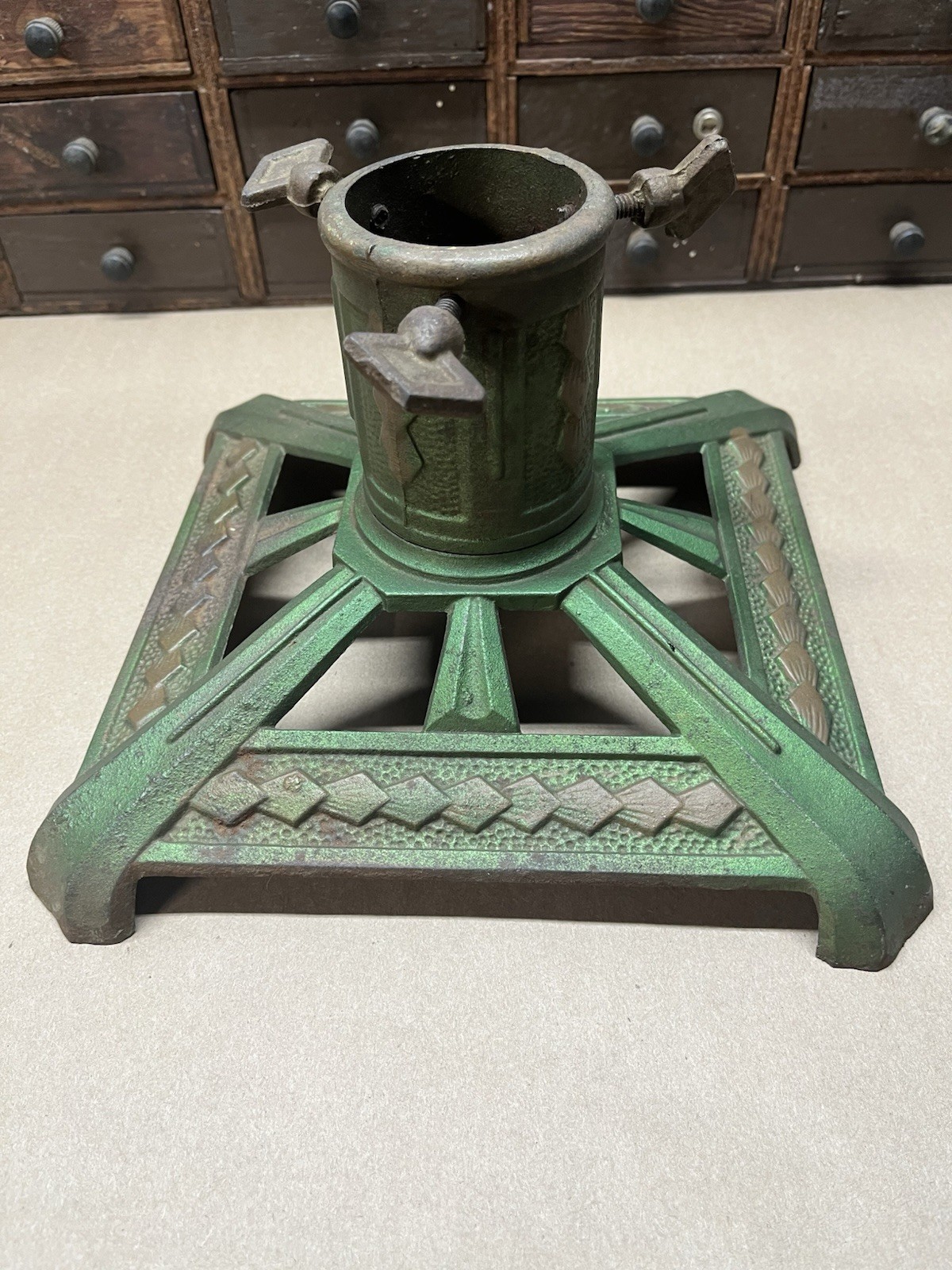 Vtg 40s Cast Iron Christmas Tree Stand Green Gold Patina 2-1/4 Vtg 40s Cast Iron Christmas Tree Stand Green Gold Patina 2-1/4