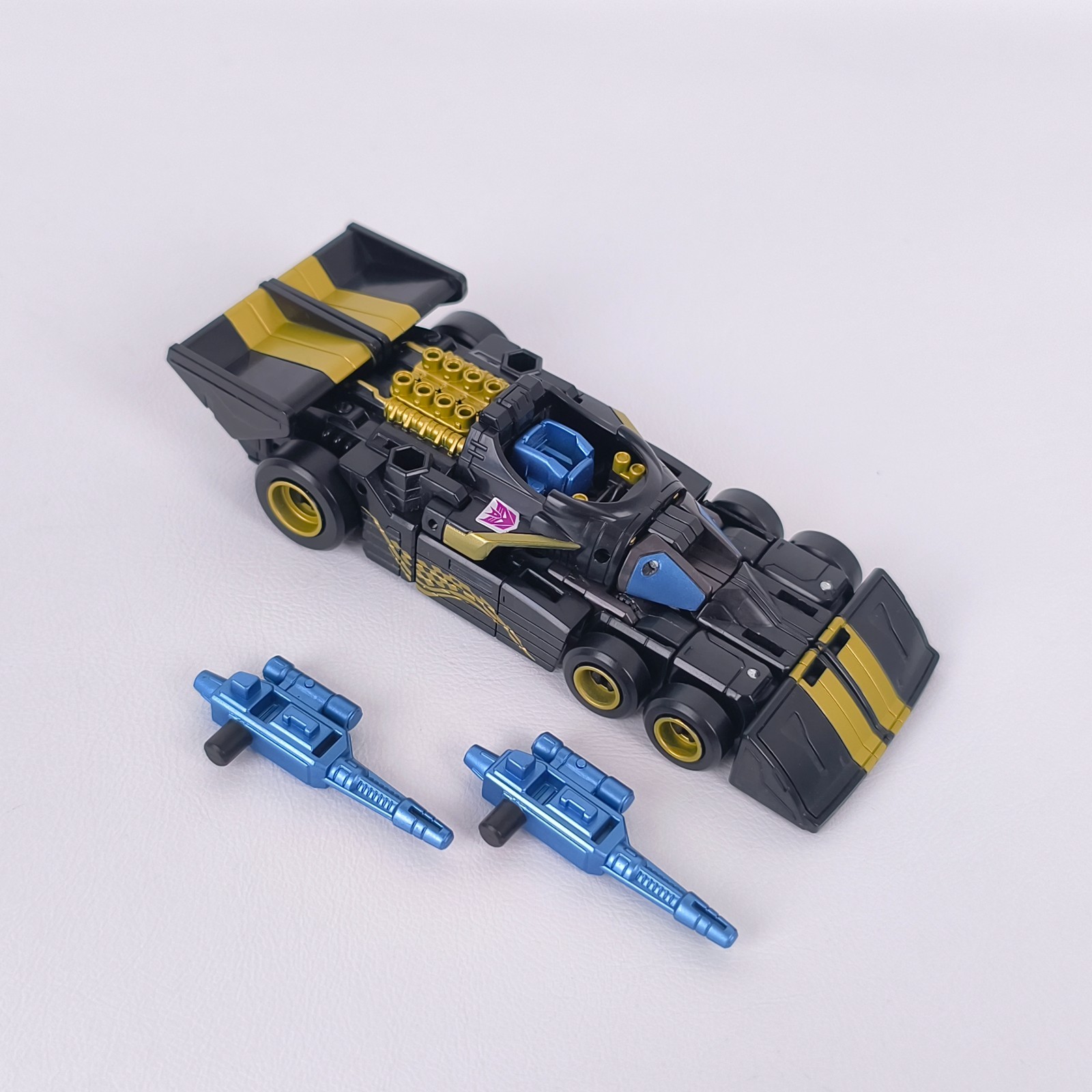 Transformers G2 Universe Shadowstrip Complete Legacy Velocitron Deluxe Class