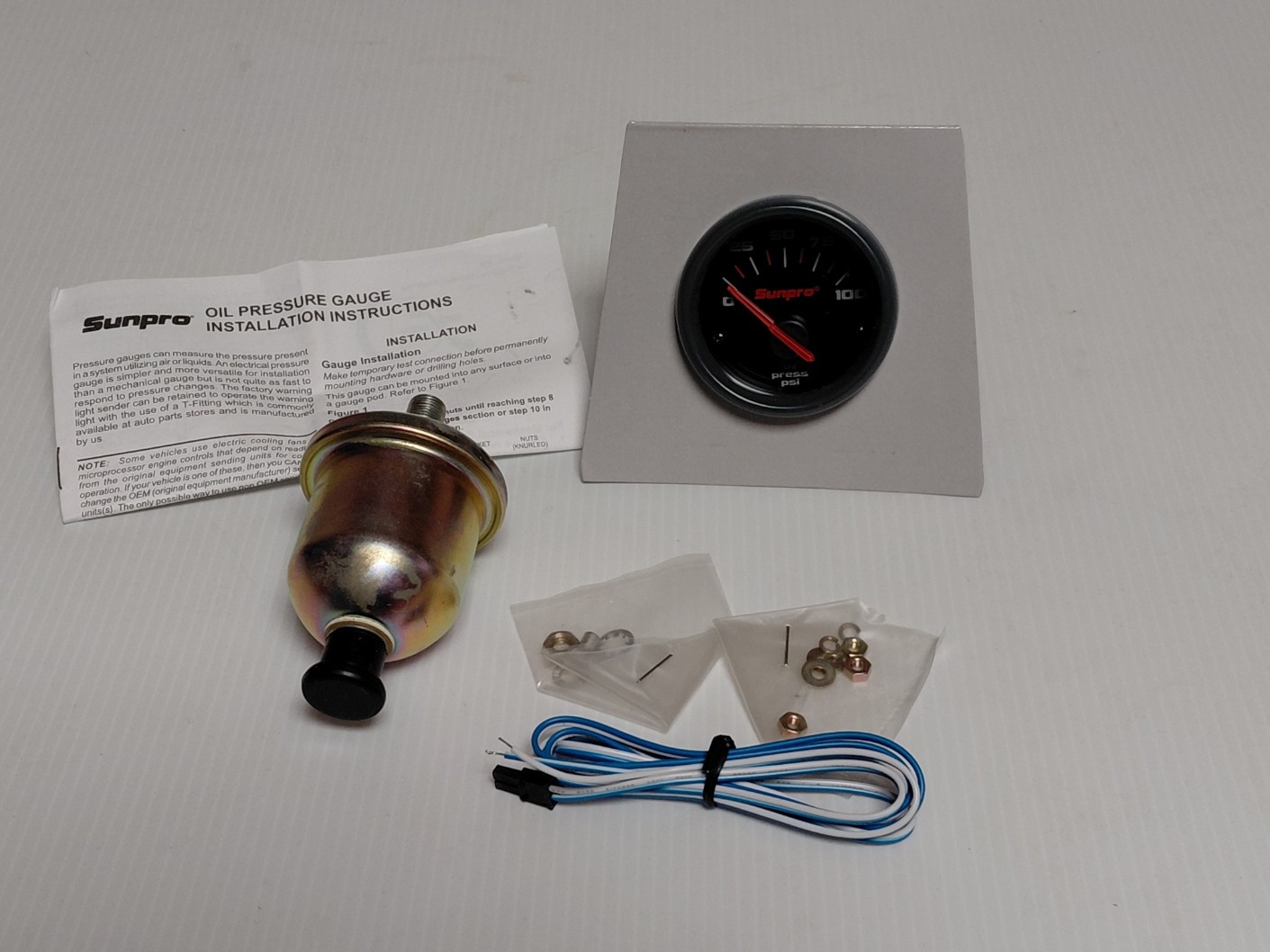 Electrical Oil Pressure Gauge 2 Inch Sunpro CP 7001 Sport ST NEW Electrical Oil Pressure Gauge 2 Inch Sunpro CP 7001 Sport ST NEW