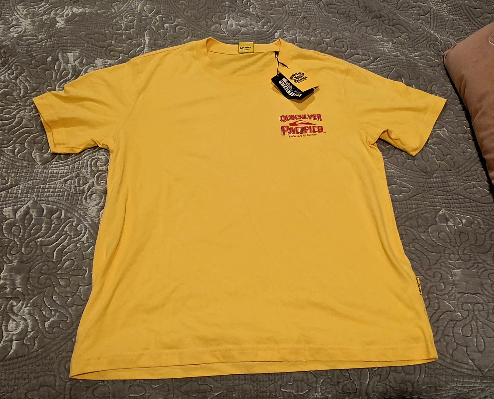 Quiksilver Pacifico Men’s L Yellow Graphic T-Shirt Solar Power NWT