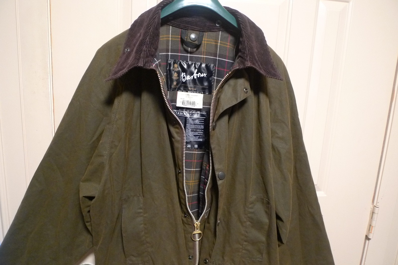 BARBOUR - A830 CLASSIC BEAUFORT JACKET -MODIFIED BY BARBOUR FOR SMALLER FIT - 50