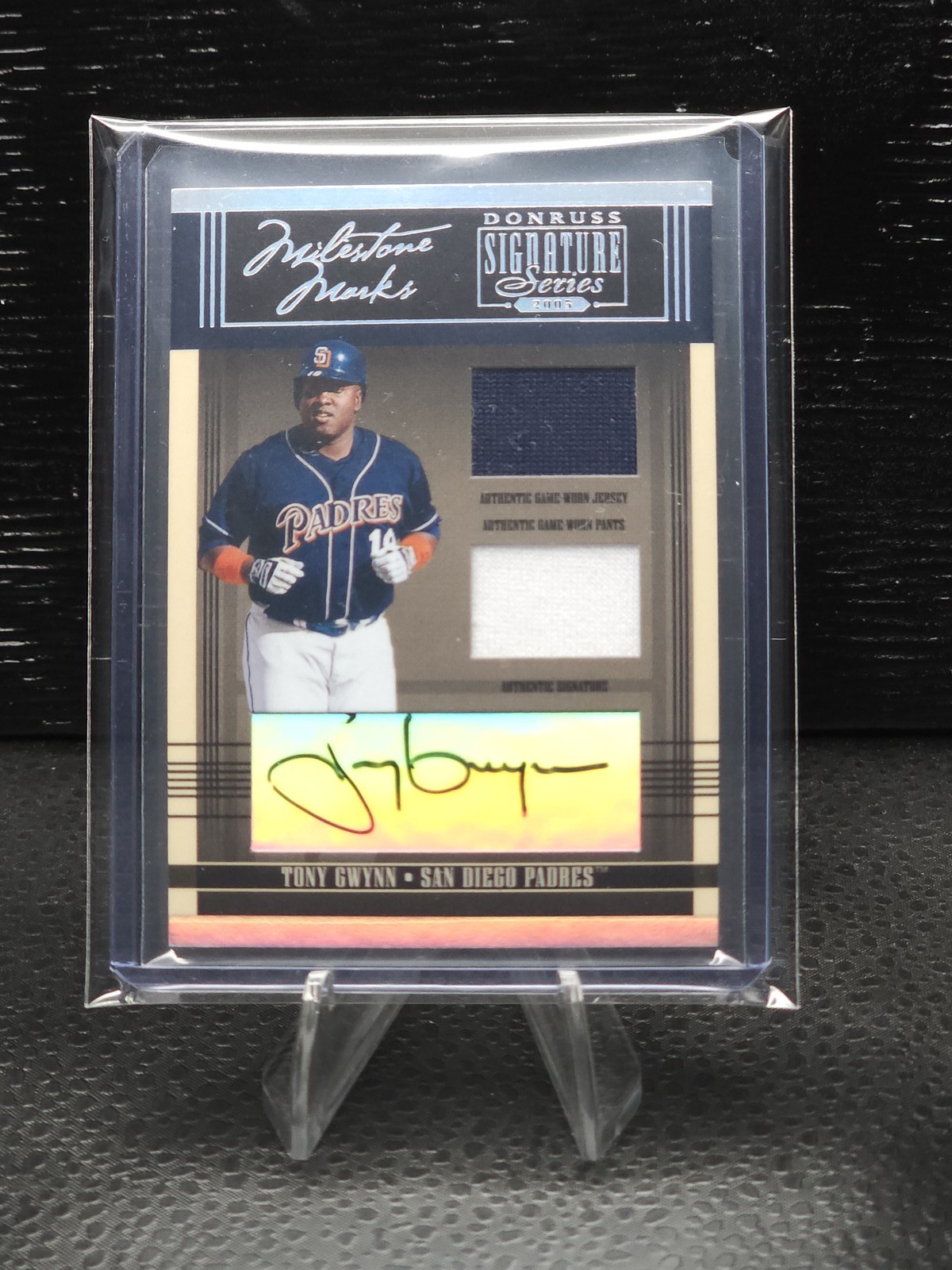 Tony Gwynn 2005 Donruss Signature Series Milestone Marks #MM-10 Tony Gwynn 2005 Donruss Signature Series Milestone Marks #MM-10