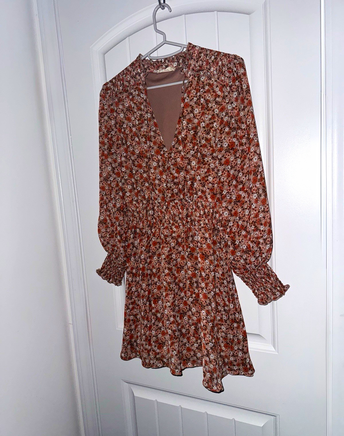 Altar\'d State Brown/White/Orange Floral Ruffle V-Neck Long Sleeve Mini XS
