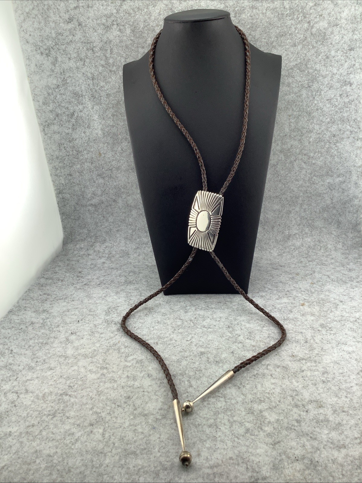 ⚜️ VTG Native Sterling Silver  Sunburst Southwest Bolo Tie Navajo style