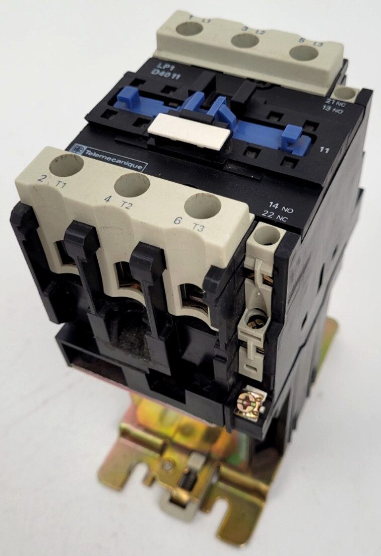 LP1D4011 Telemecanique Contactor 24V Coil - Next Day Option
