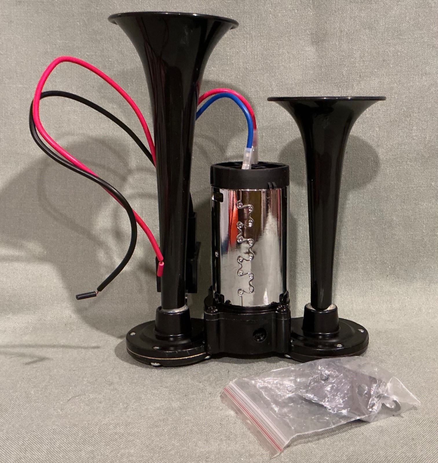 NIB 12V Super Loud Train Horn for your Vehicle
