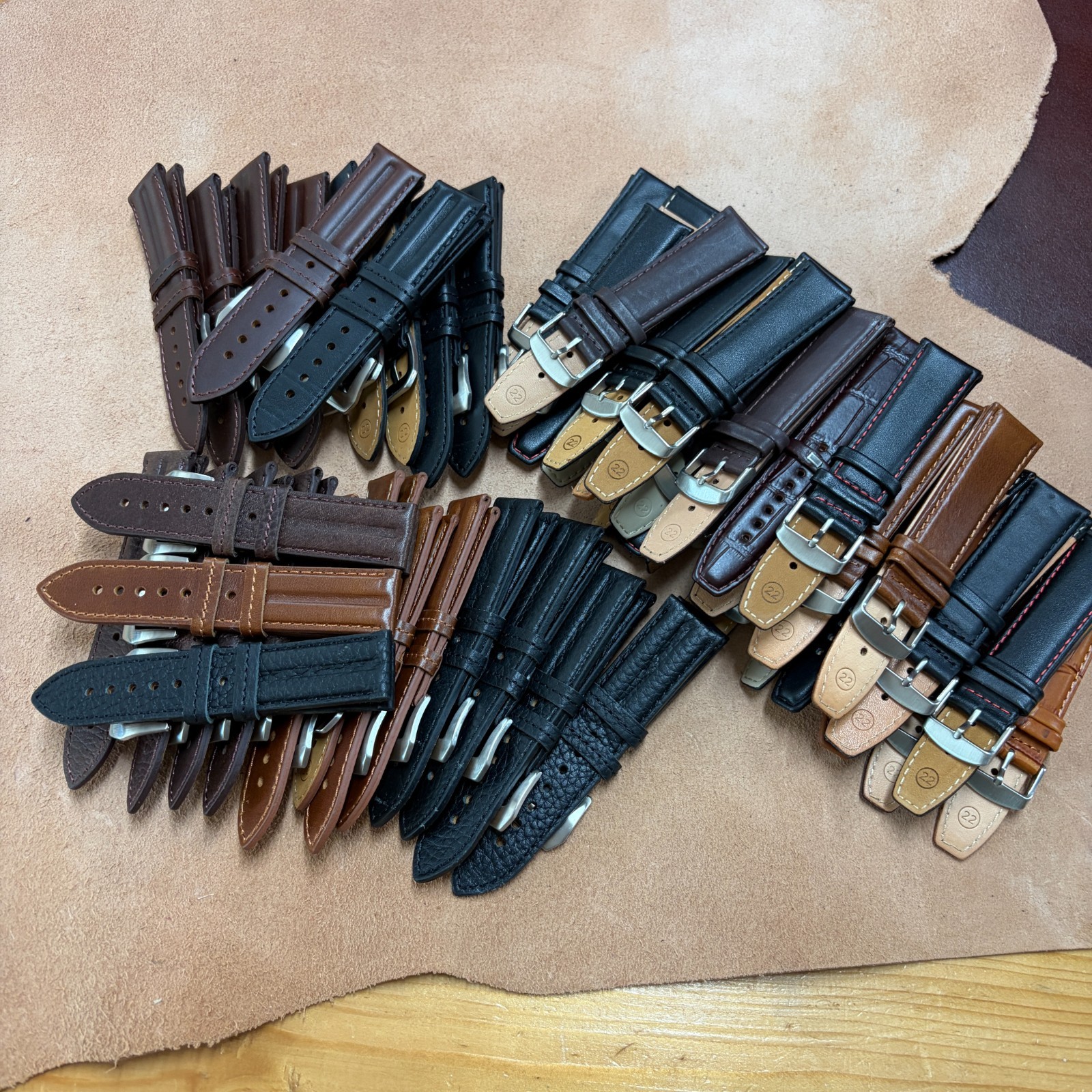 WHOLESALE Lot 50pcs Padded Leather Watch Strap Band Size 22mm (056)
