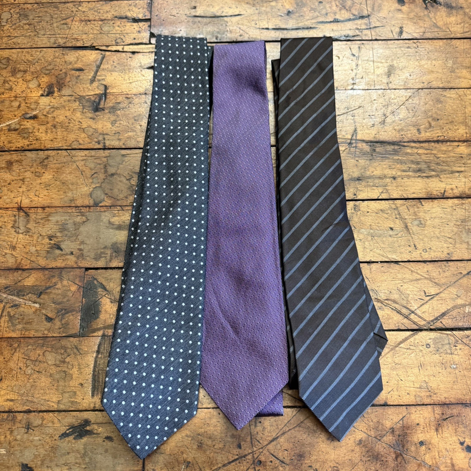 JOHN VARVATOS MULTI COLOR GEOMETRIC TIE - TIES - NECK TIES - 3 Tie Lot JOHN VARVATOS MULTI COLOR GEOMETRIC TIE - TIES - NECK TIES - 3 Tie Lot