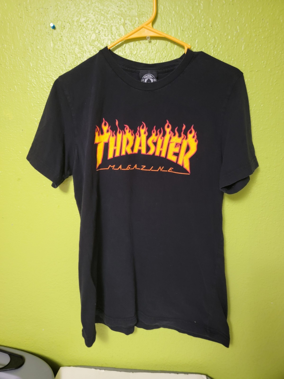 Thrasher Magazine Black Graphic Flames Skater Vintage Y2K Hang Tag Skateboard