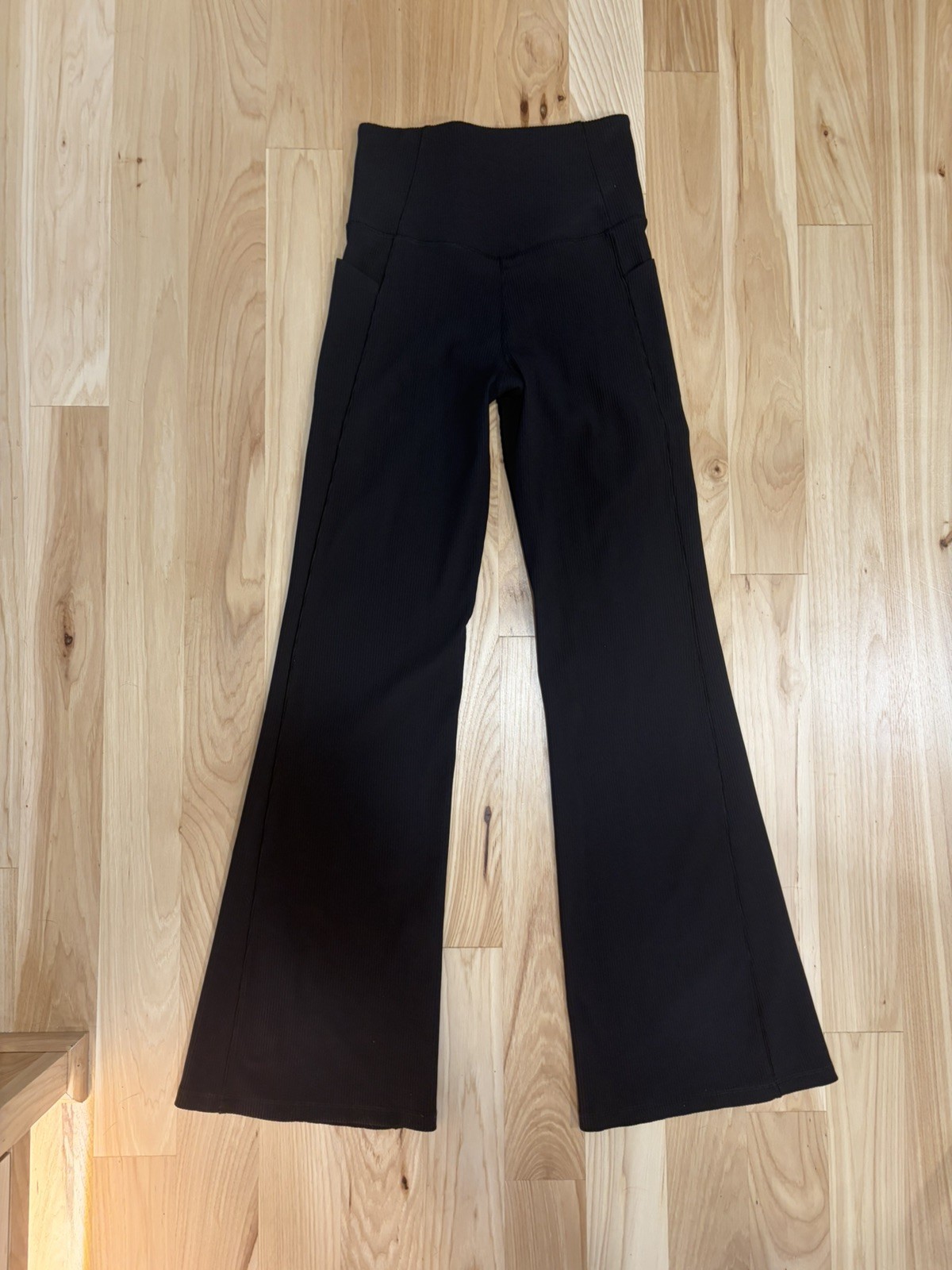 Athleta Salutation Stash Rib Flare Womens Pants S Black Ribbed High Rise Legging Athleta Salutation Stash Rib Flare Womens Pants S Black Ribbed High Rise Legging