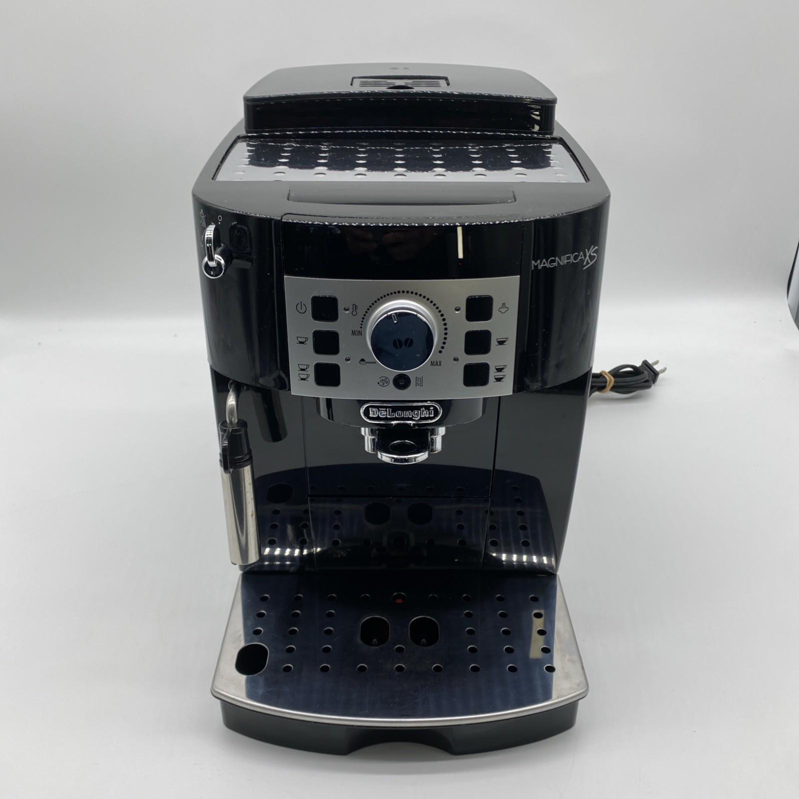 DeLonghi Magnifica XS ECAM22110B Coffee Machine Black Cappuccino Works Great